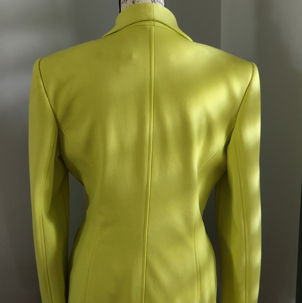 Vintage Dana Buchman Women's Suite in Lime Green. - Picture 3 of 16